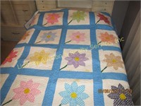 Full size machine stitched quilt (needs some