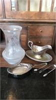 Vase & silverware