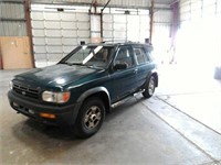 1997 Nissan Pathfinder LE- GREEN 203,552