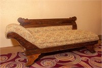 Victorian Fainting Couch: