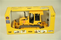 1:18 SCALE BRUDER CAT TRACK-TYPE TRACTOR