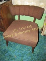 1 Vintage Cloth Chair