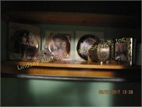 Group of decor: 3 collectors plates, picture