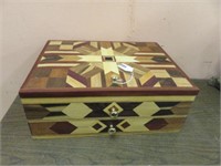 INLAID BOX MADE WITH 29 DIFFERENT TYPES OF WOOD