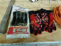 Two pairs water skiing gloves