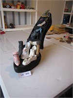 12 Shoes with Large Shoe Display