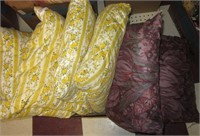 (6) Pillows