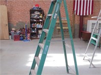 Fiberglgass ladder 6 ft