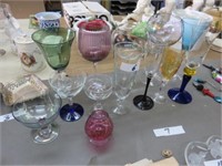LOT OF COLORED AND CLEAR GLASSWARE