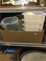 tuperware/plastic containers