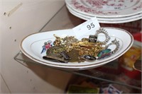 SMALL BOWL WITH COSTUME JEWELRY