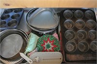 Kitchen Bakeware and Storage