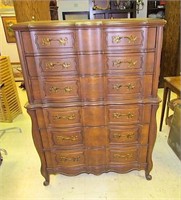 French provencial chest of drawers