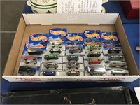 ASSORTMENT OF 20 HOT WHEELS DIE CAST TOY CARS