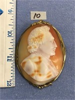 Approx. 3" cameo made from a shell        (k 15)