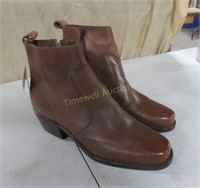 Leather Boots size 42, still has tags