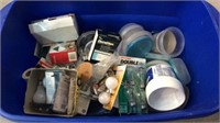 Tote Full Of Tupperware, Lightbulbs & More! - 10A