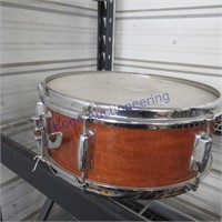Ludwig snare drum in case