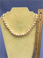 Choice on 2 (189-190): freshwater pearl necklaces,
