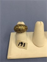 14kt filigree gold ring, weighs 5.1 grams