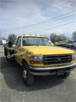 1996 FORD DUAL WHEEL SUPER DUTY W/ 12' FLAT BED