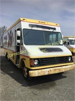 2001 WORKHORSE BOX TRUCK