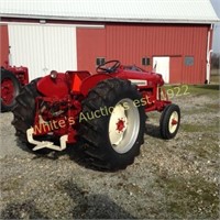 International 350 Wide Front Gas Utility Tractor