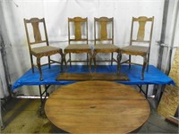 Round table c/w 2 leafs & 4 chairs