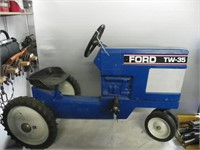 Ford TW 35 pedal tractor