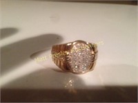 MEN'S 10K GOLD RING WITH 1/2 TCW OF DIAMONDS