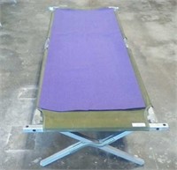 Folding cot with Mat
