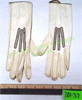 Vintage Pair of Woman's Leather Gloves