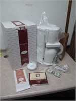 Gavalia P83 White Manual Coffeemaker in Box -
