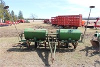 JD 4 ROW WIDE PLANTER