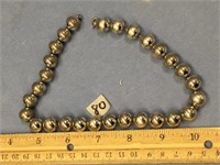 Silver bead necklace           (a 7)