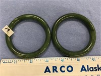 Two jade bracelets           (k 15)