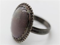 Ladies Polished Stone Silver Ring (Size 6)