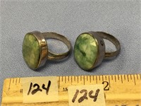 Lot of 2 faceted jade rings set in sterling silver