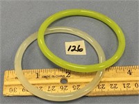 Pair of jade bangle bracelets          (k 15)