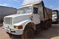 1994 INTERNATIONAL 4900  6X4 DUMP TRUCK