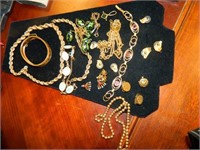 Beautiful Costume Jewelry Lot W/Necklaces