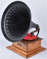 1901 ROYAL TALKING MACHINE w ORNATE EXTERNAL HORN