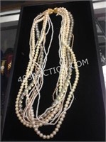 Ladies Pearl Necklace - 15" long