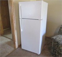 newer ge white refrigerator (mdl: gte18gthbrww)