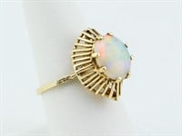 Vintage 14K Gold Ring.Opal Cabachon.Size 9