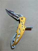 Folding Pocket Knife w/Flashlight