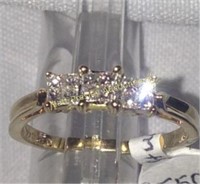 LADIES' 14K GOLD 3 DIAMOND RING WITH 1/4
