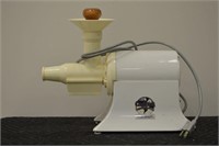 The Champion Plastaket Mfg Co. Juicer