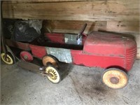 VINTAGE PEDAL CAR WITH CART & SCOOTER