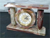 Horloge avec socle et cadre en pierre Ritz
